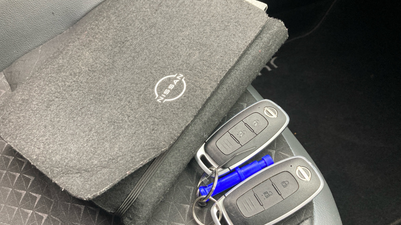 Nissan Juke 1.0 DiG-T 114 N-Connecta 5dr DCT Petrol Hatchback